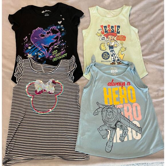 Disney T-Shirt Bundle of 4 Toy Story Jessie Buzz Descendants Minnie Size 5-6 - Picture 1 of 16